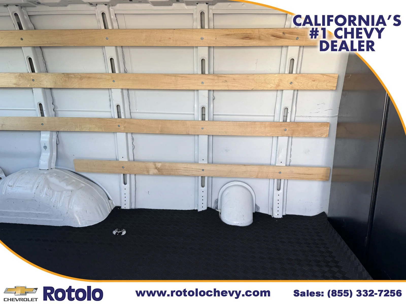 Used 2025 Summit White GMC 2500 RWD 135 image 11