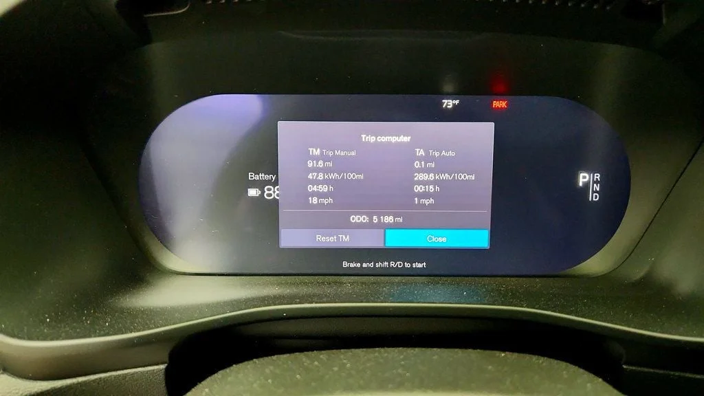 Used 2023 Sage Green Metallic Volvo Twin eAWD Ultimate with Pixel LED Headlights image 15