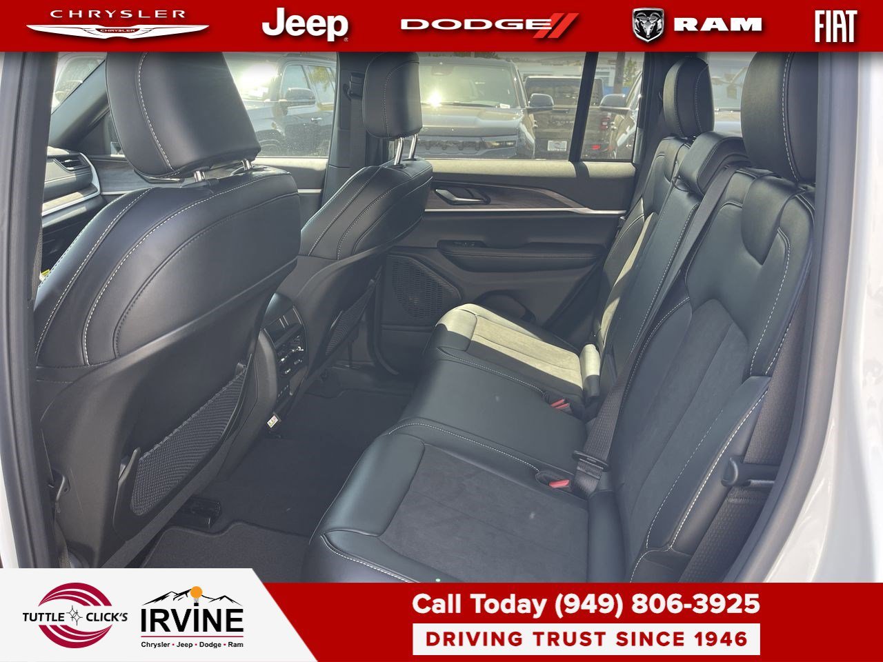 New 2026 Bright White Clear-Coat Exterior Paint Jeep Laredo Altitude image 18