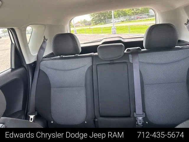 Used 2019 White Kia Plus image 25