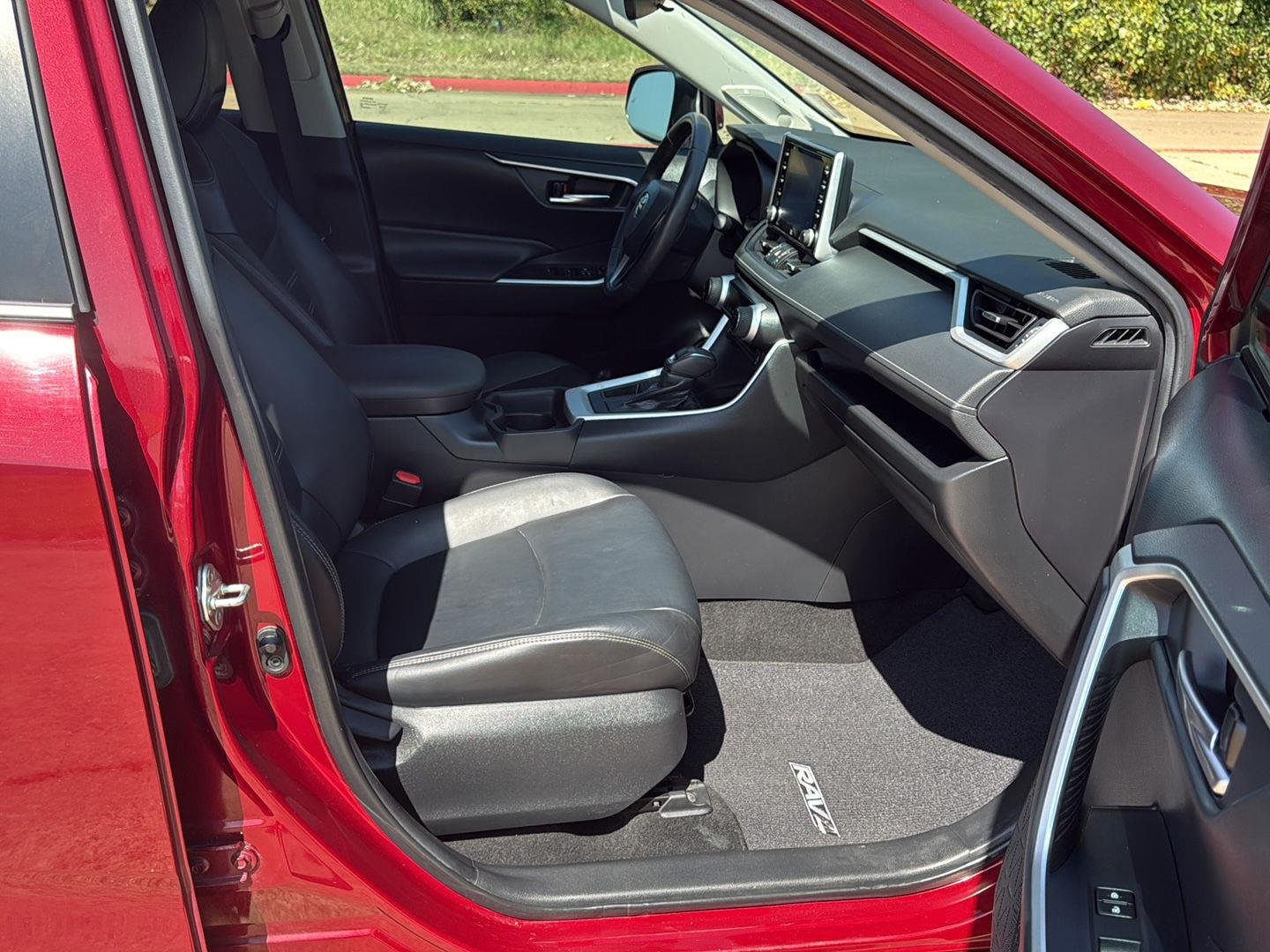 Used 2020 Ruby Flare Pearl Toyota XLE Premium image 25