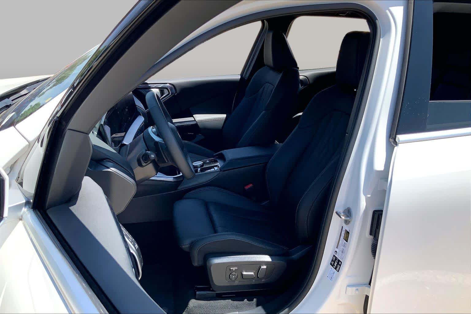 2026 BMW X3 30 - Photo 15