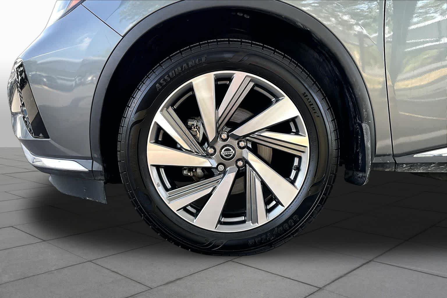 Certified Used 2020 Gun Metallic Nissan SL image 11