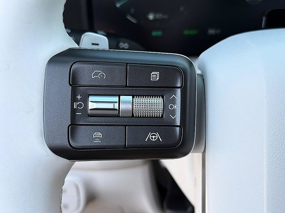 New 2027 Abyss Black Pearl Hyundai Limited 7P image 13