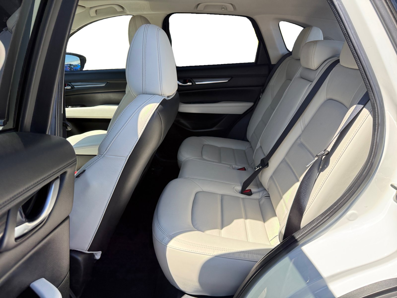 Used 2023 White Metallic Mazda 2.5 S Premium Package image 16