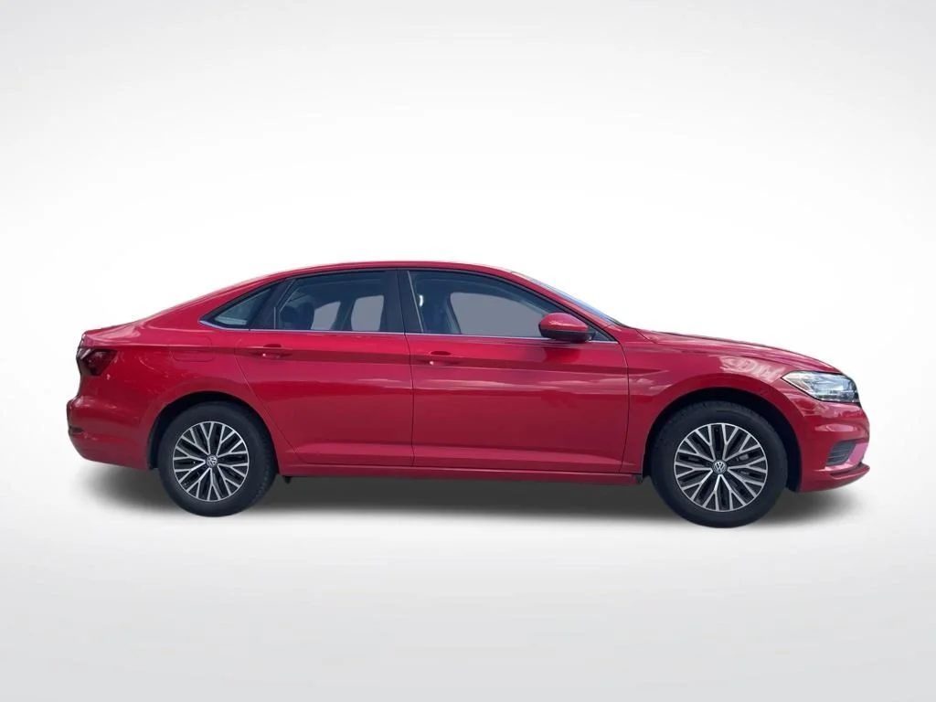 Used 2021 Tornado Red Volkswagen  image 4