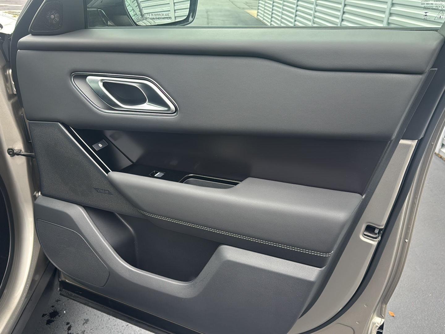 New 2026 Batumi Gold Land Rover Belgravia Edition image 13