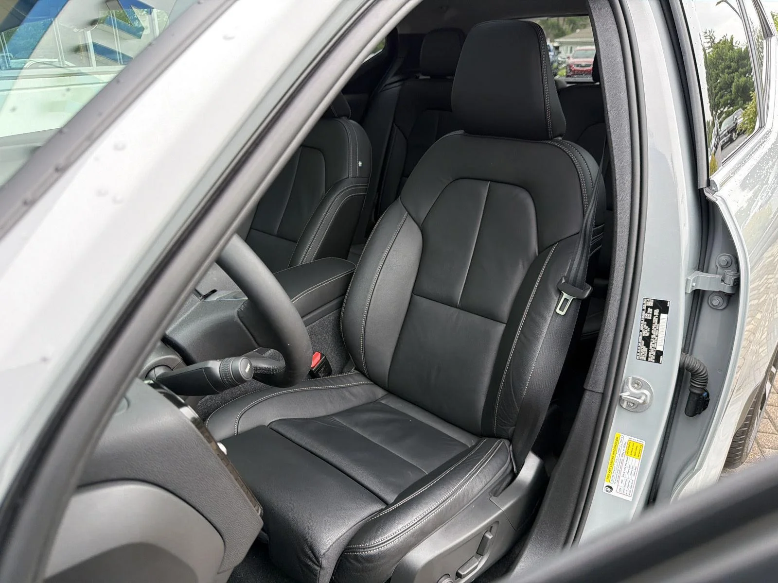 Used 2024 Vapor Grey Metallic Volvo Ultimate Bright Theme image 14