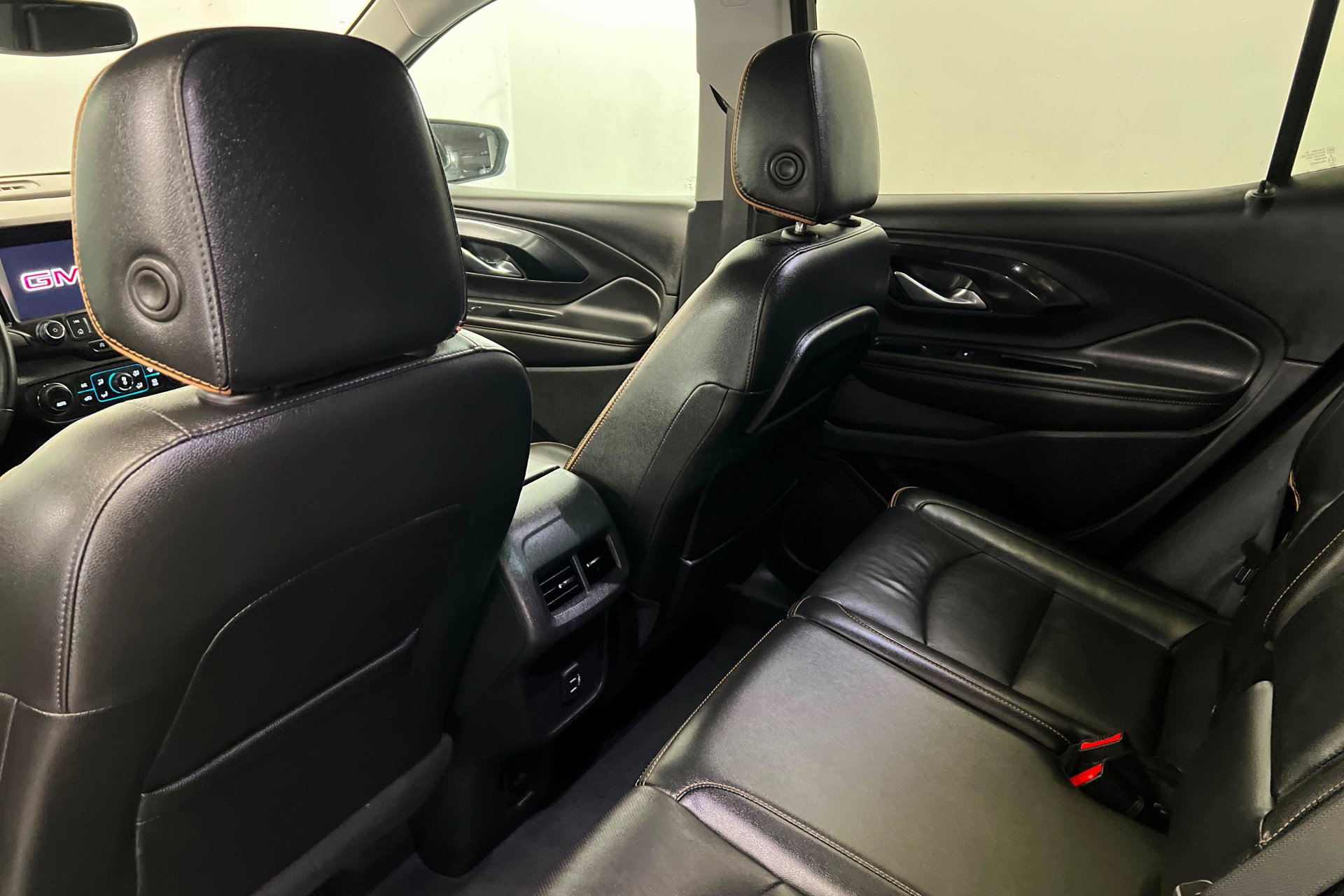 Used 2023 Sterling Metallic GMC AT4 image 20