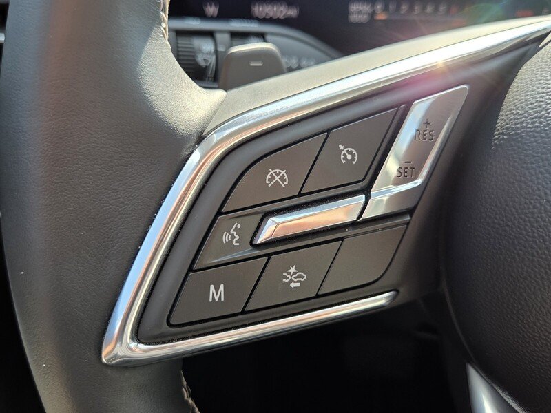 Used 2024 White Frost BUICK AWD 4DR AVENIR image 32