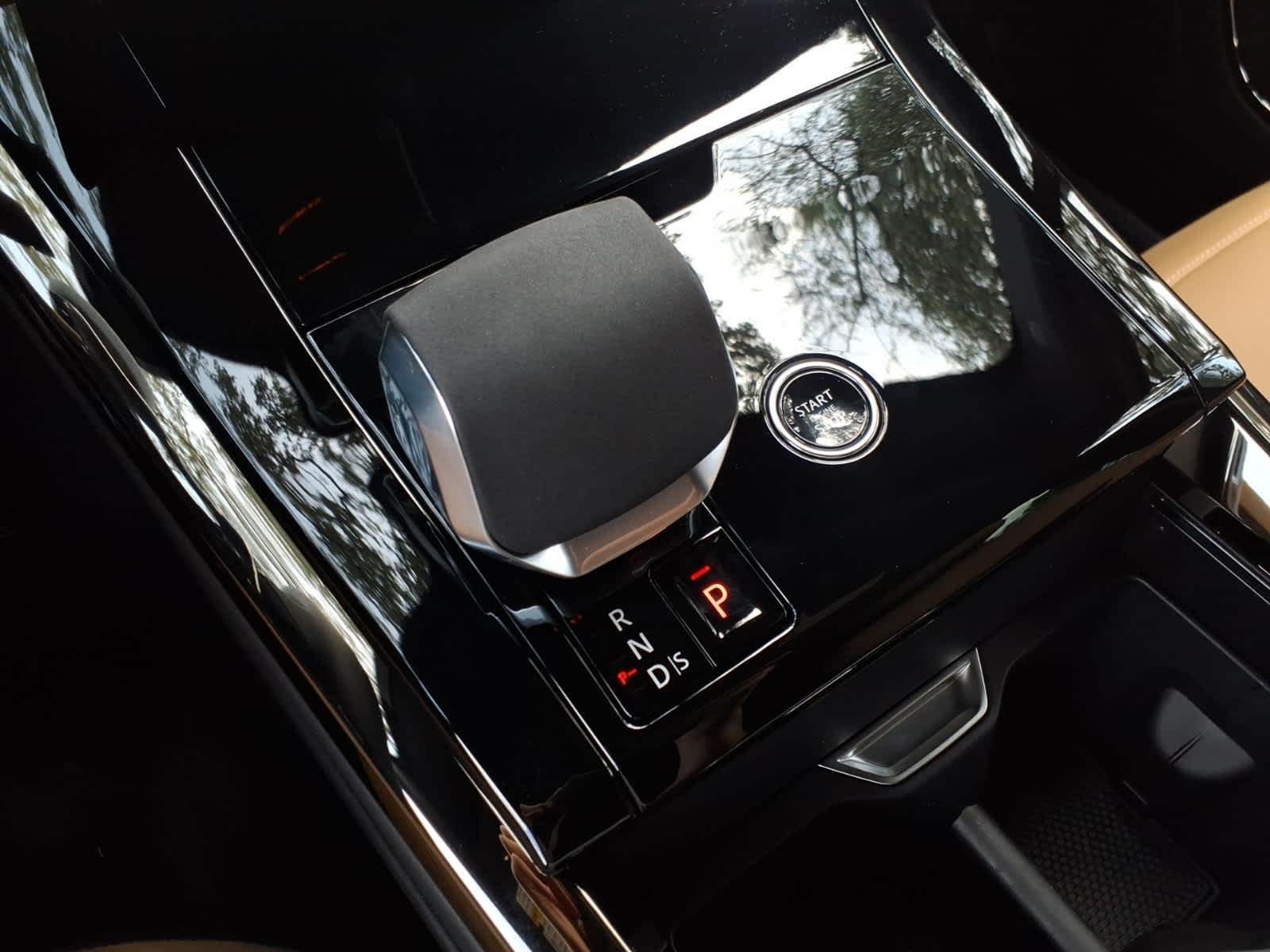 New 2026 Carpathian Grey LAND ROVER Dynamic SE image 14