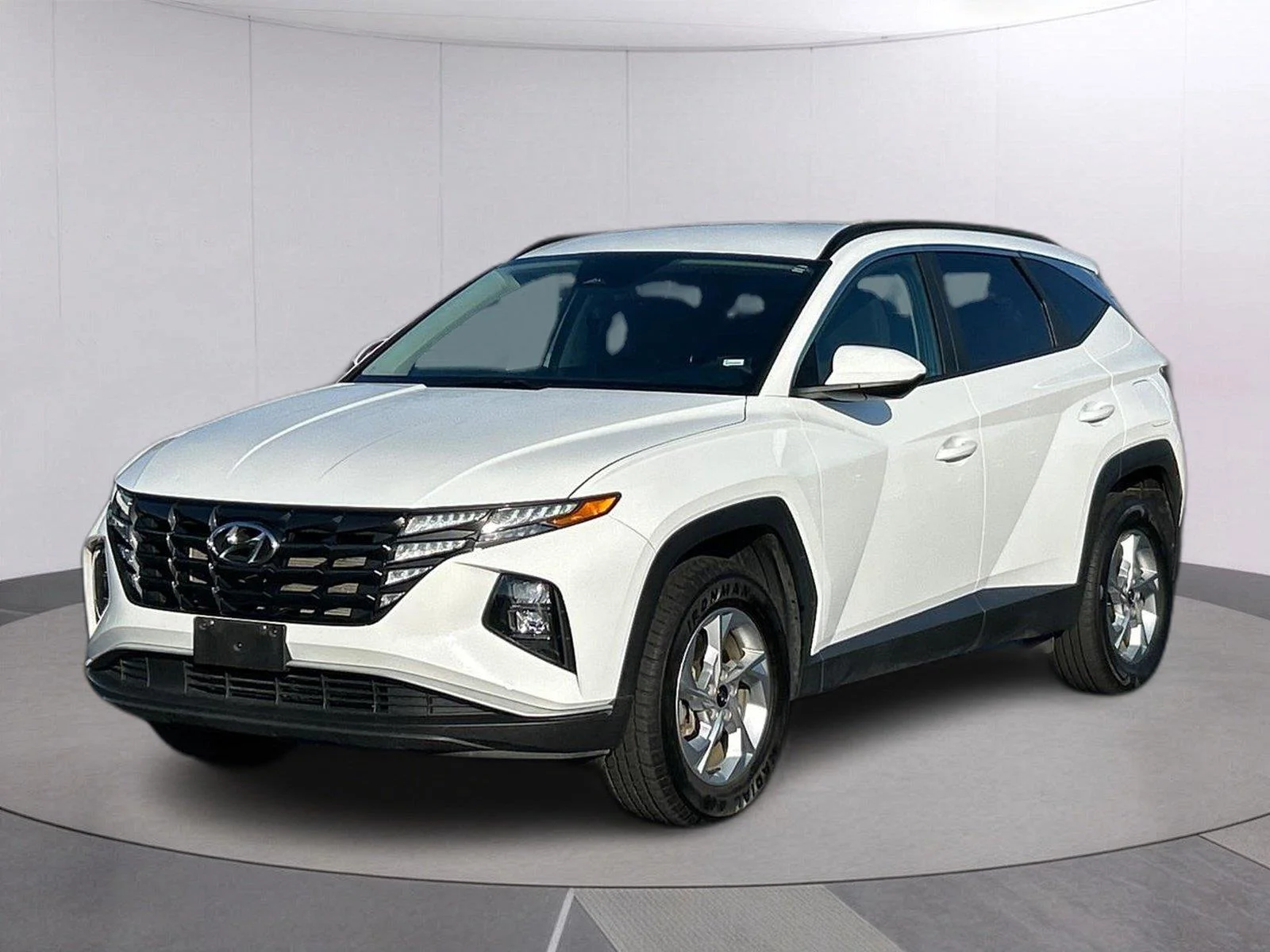 Used 2024 White Pearl Hyundai SEL image 1