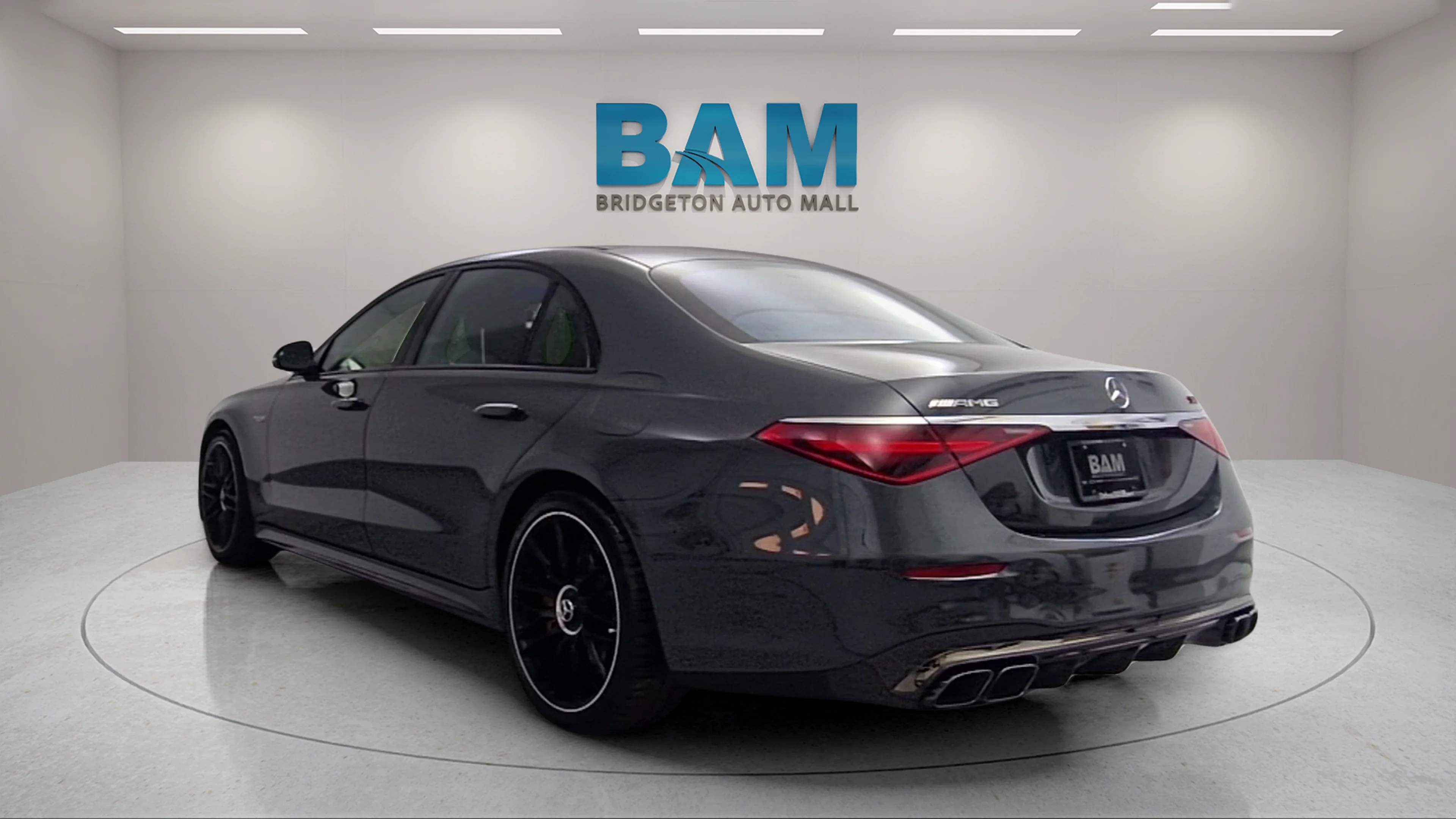 Used 2025  Mercedes-Benz AMG® S 63 E image 5