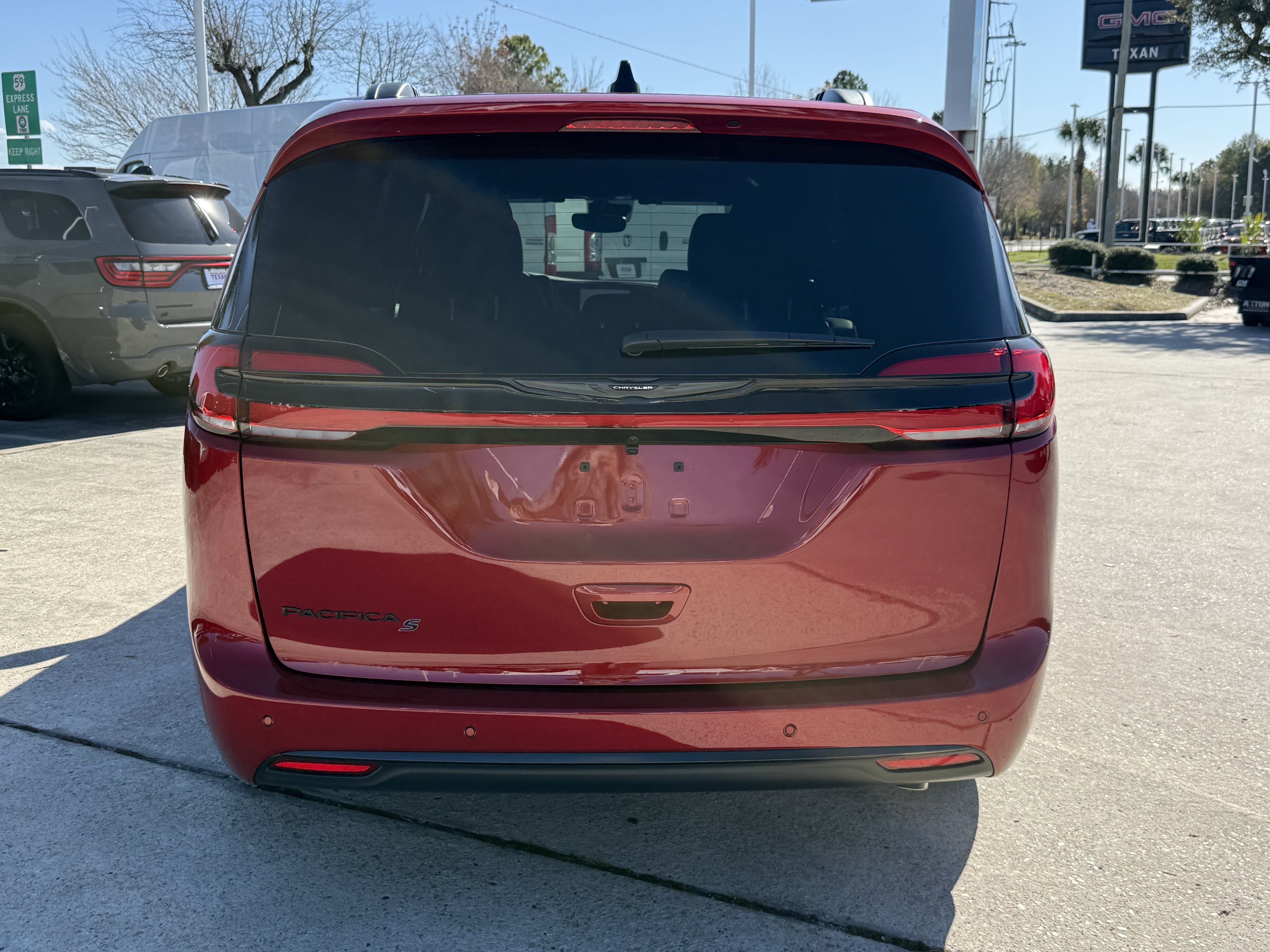 New 2026 Red Hot Pearl-Coat Exterior Paint Chrysler Select image 5