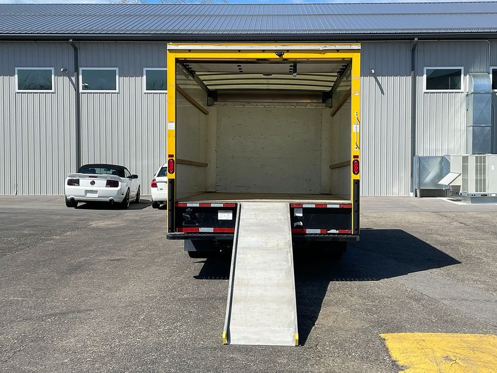 Used 2021  GMC Work Van image 15