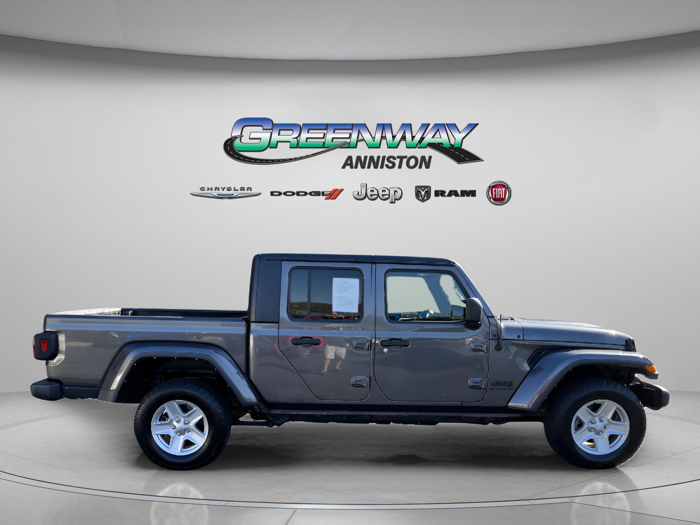 Used 2022 Granite Crystal Metallic Clearcoat Jeep  image 8