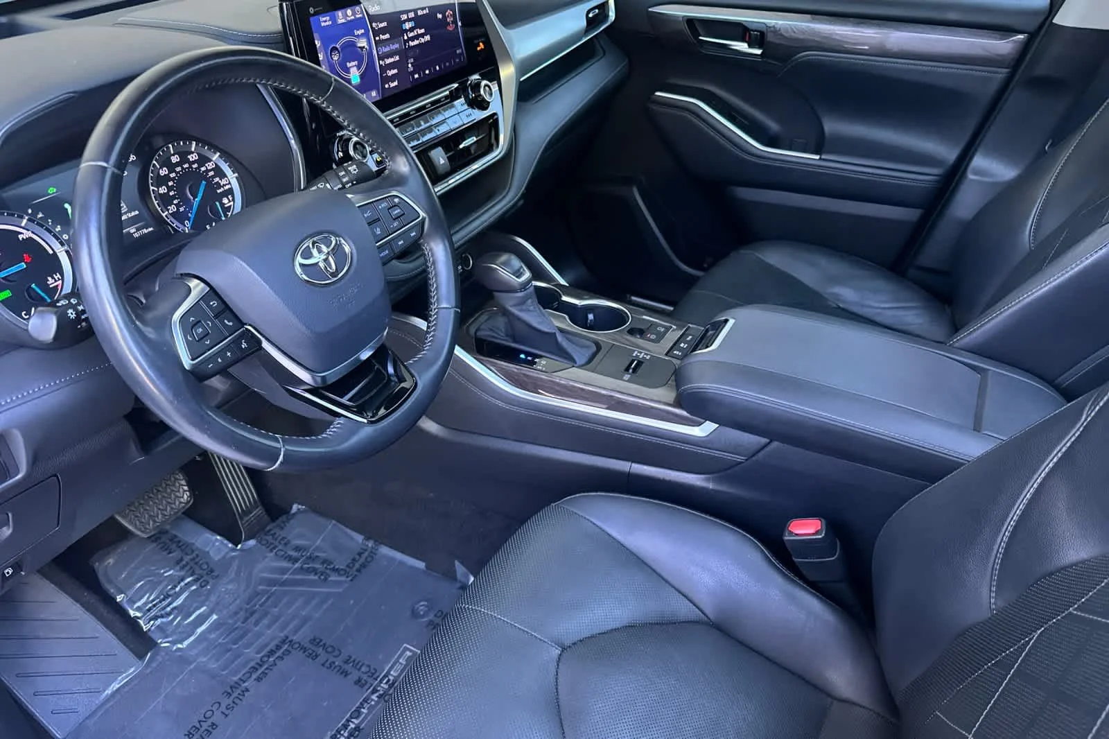 Used 2020 Blizzard Pearl Toyota Hybrid Platinum image 11