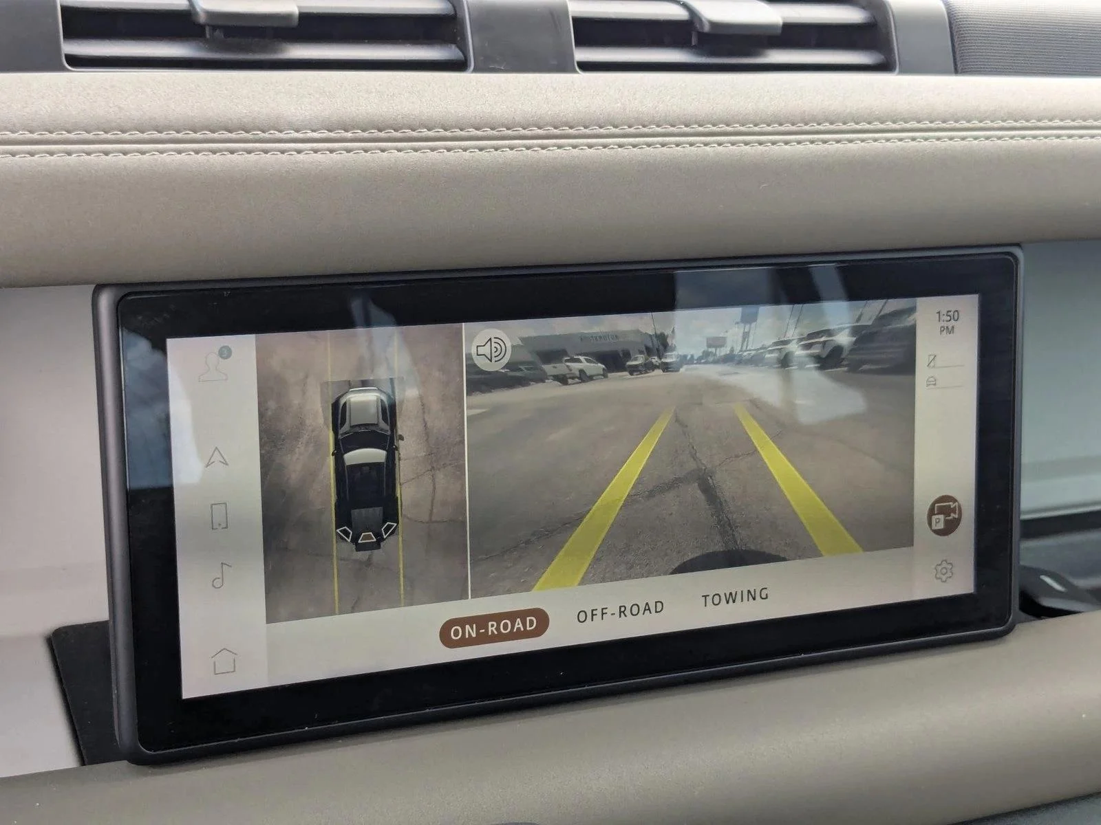 Used 2020 Pangea Green Metallic Land Rover SE image 14