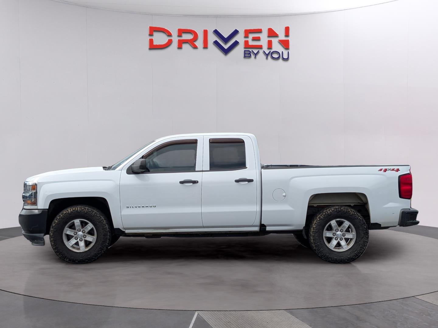 Used 2019 SUMMIT WHITE Chevrolet Work Truck image 2
