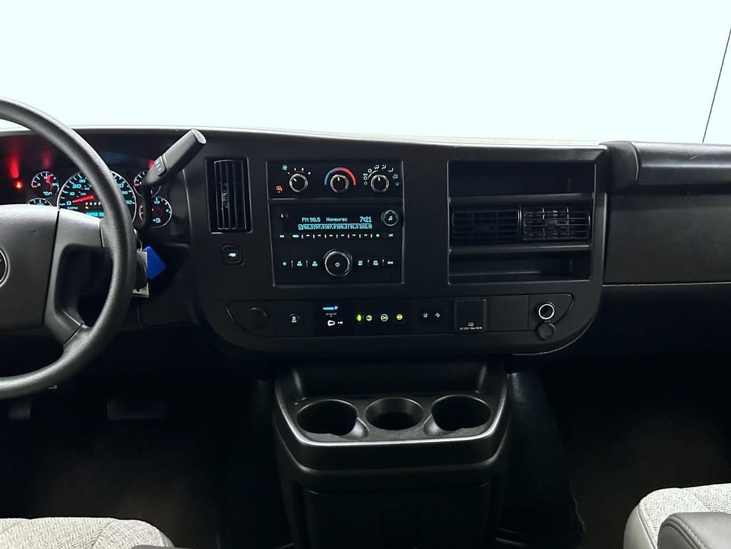 Used 2024 Summit White Chevrolet 1LT image 13