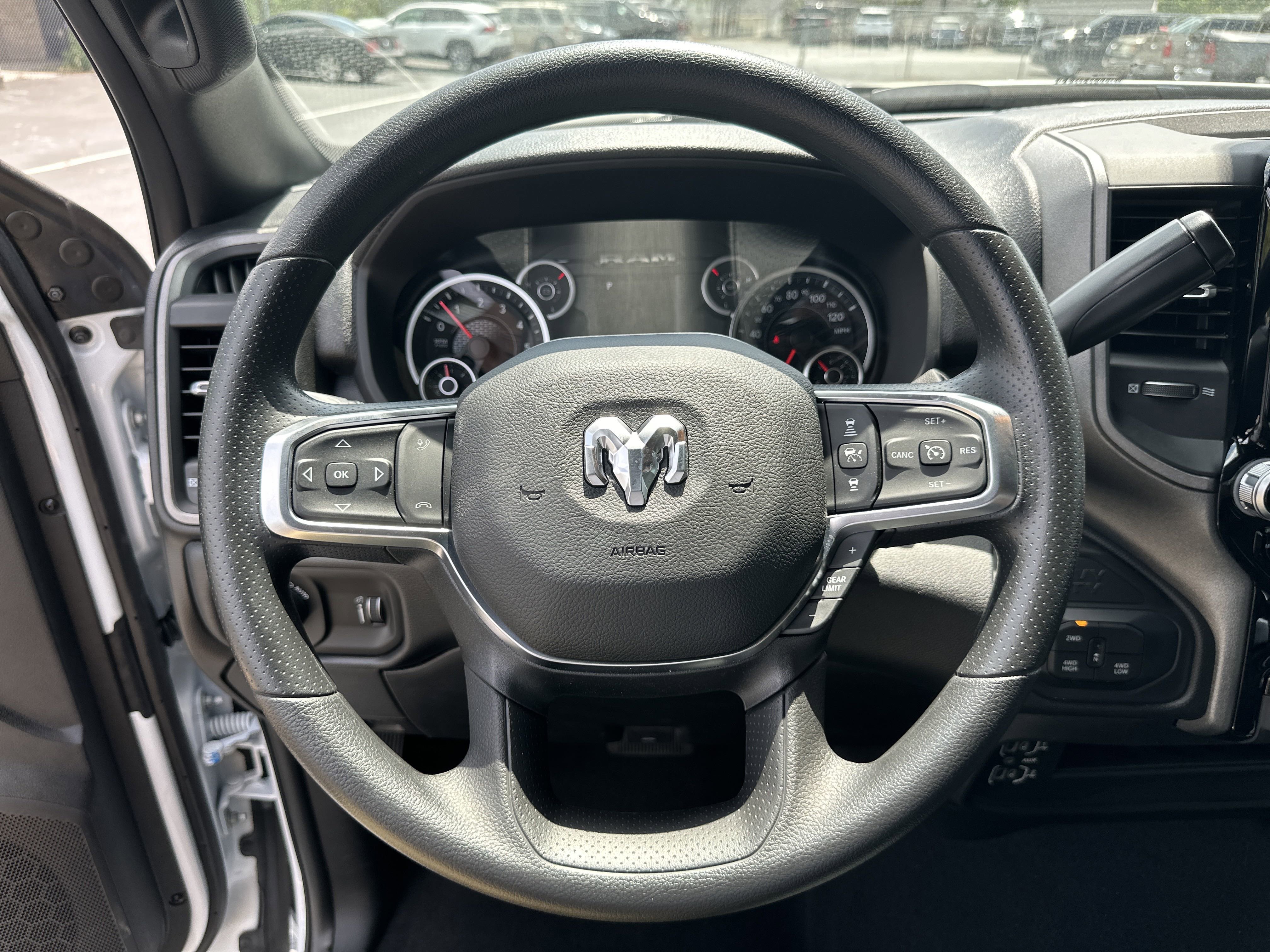 2025 RAM 3500 Tradesman - Photo 31