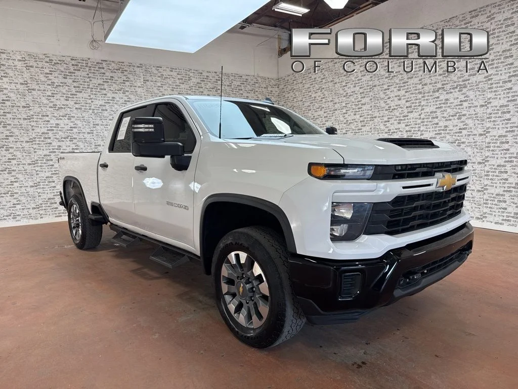Used 2024 White Chevrolet Custom image 1