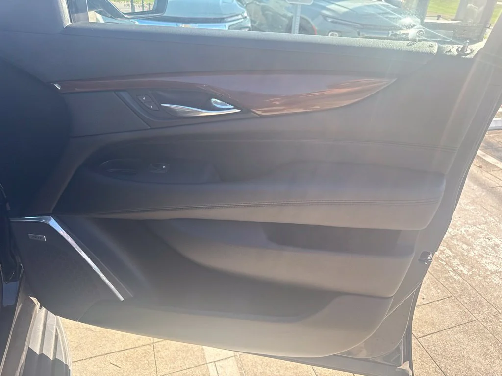 Used 2020 Black Raven Cadillac Luxury image 9