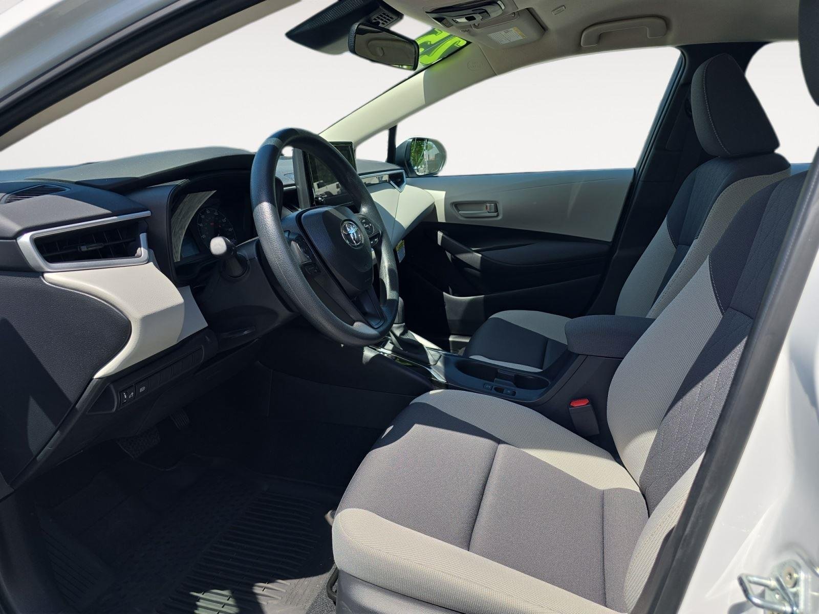 Used 2025 Ice Cap Toyota LE image 10