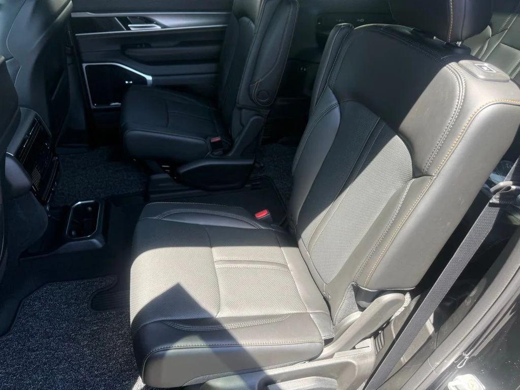 New 2026 Black Jeep  image 33