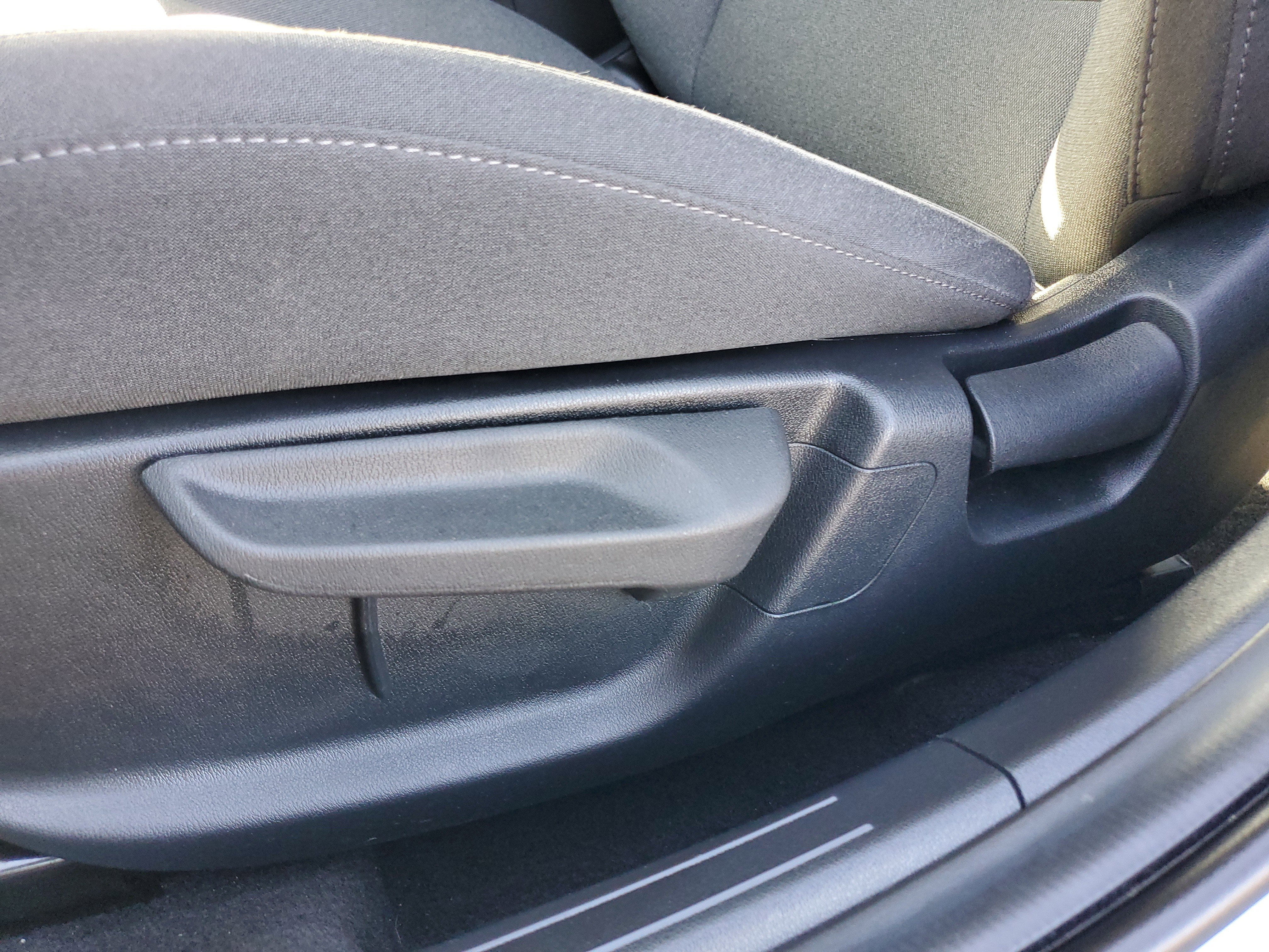 Used 2025 Blue Kia LXS image 12