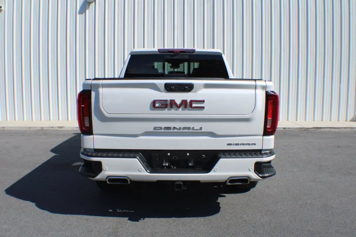 Used 2023 WHITE FROST TRICOAT GMC Denali image 21