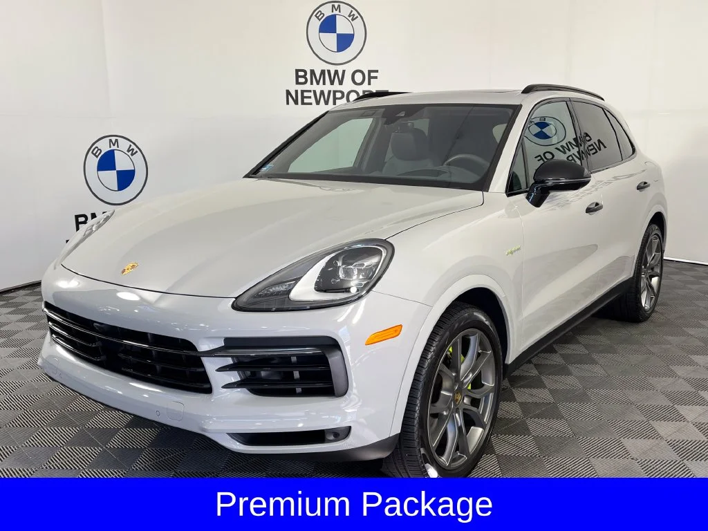 Used 2021 Chalk Porsche Base image 3