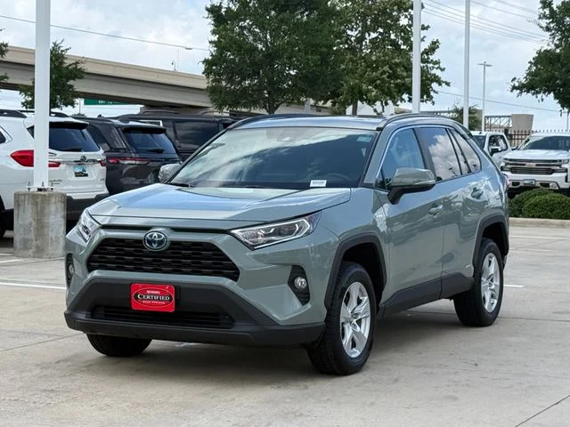 Used 2021  Toyota XLE image 6