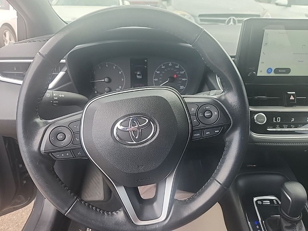 Used 2023  Toyota SE image 22