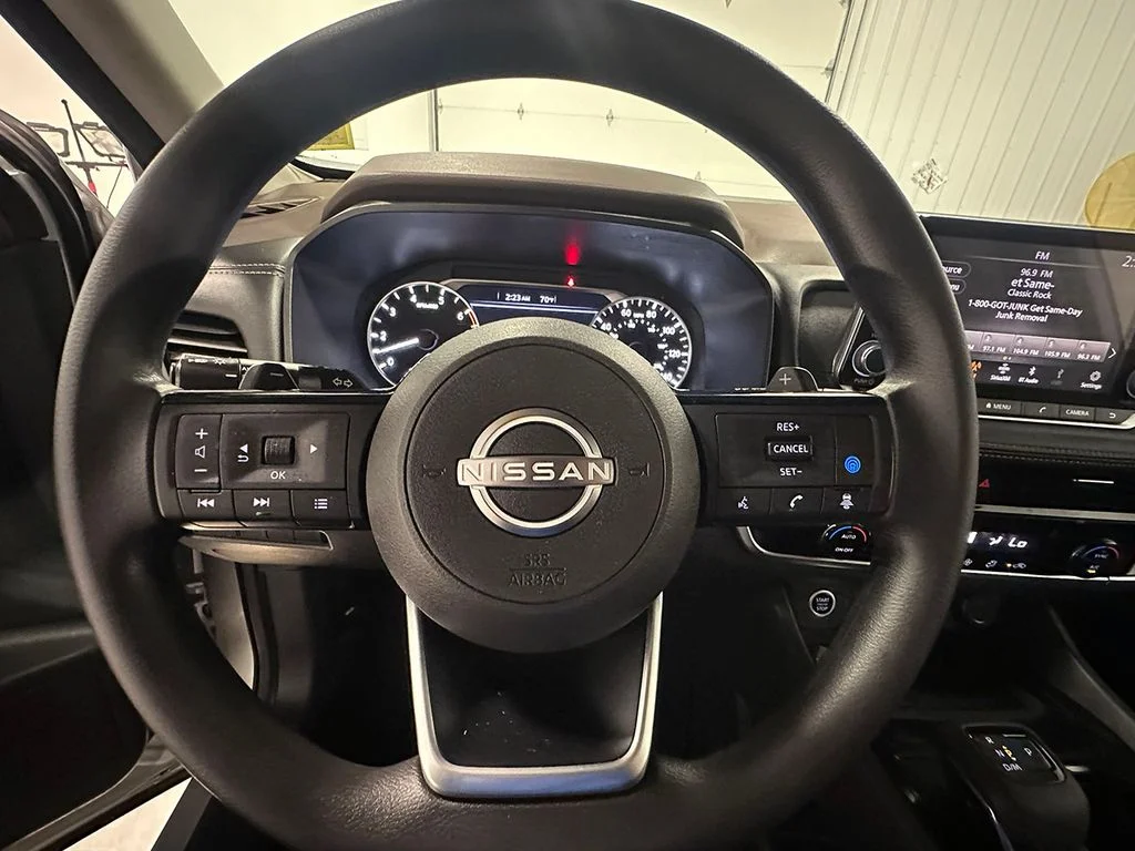 Used 2022 Silver Nissan SV image 35