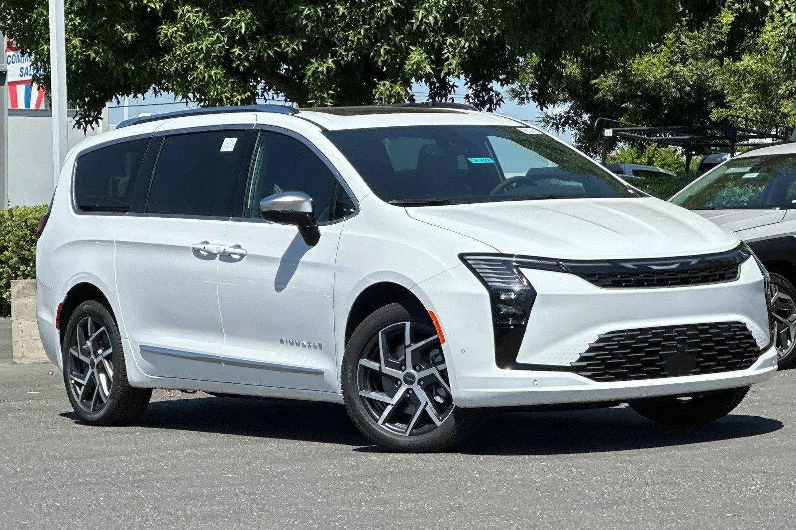 New 2027 Bright White Clear-Coat Exterior Paint Chrysler Pinnacle image 2