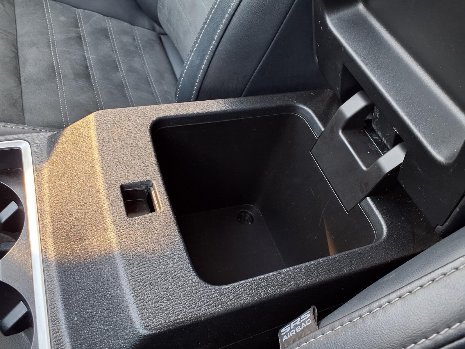 Used 2024  Mitsubishi SE image 23