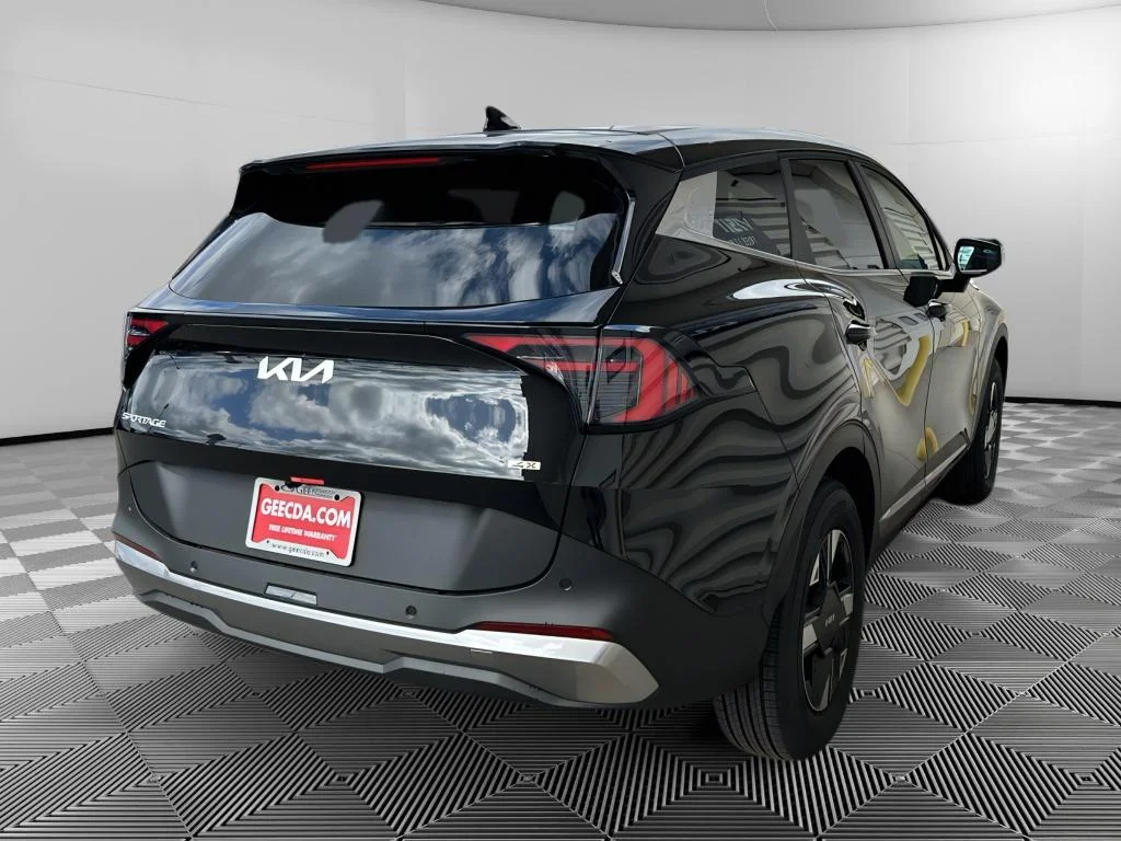 New 2026 Fusion Black Kia LX image 4