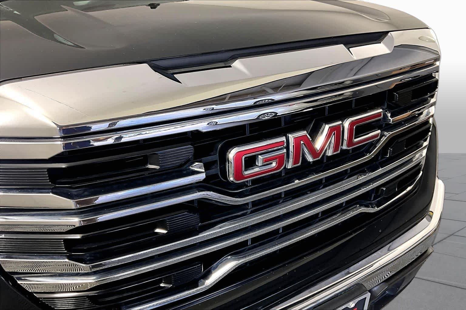 Used 2023 Onyx Black GMC SLT image 29