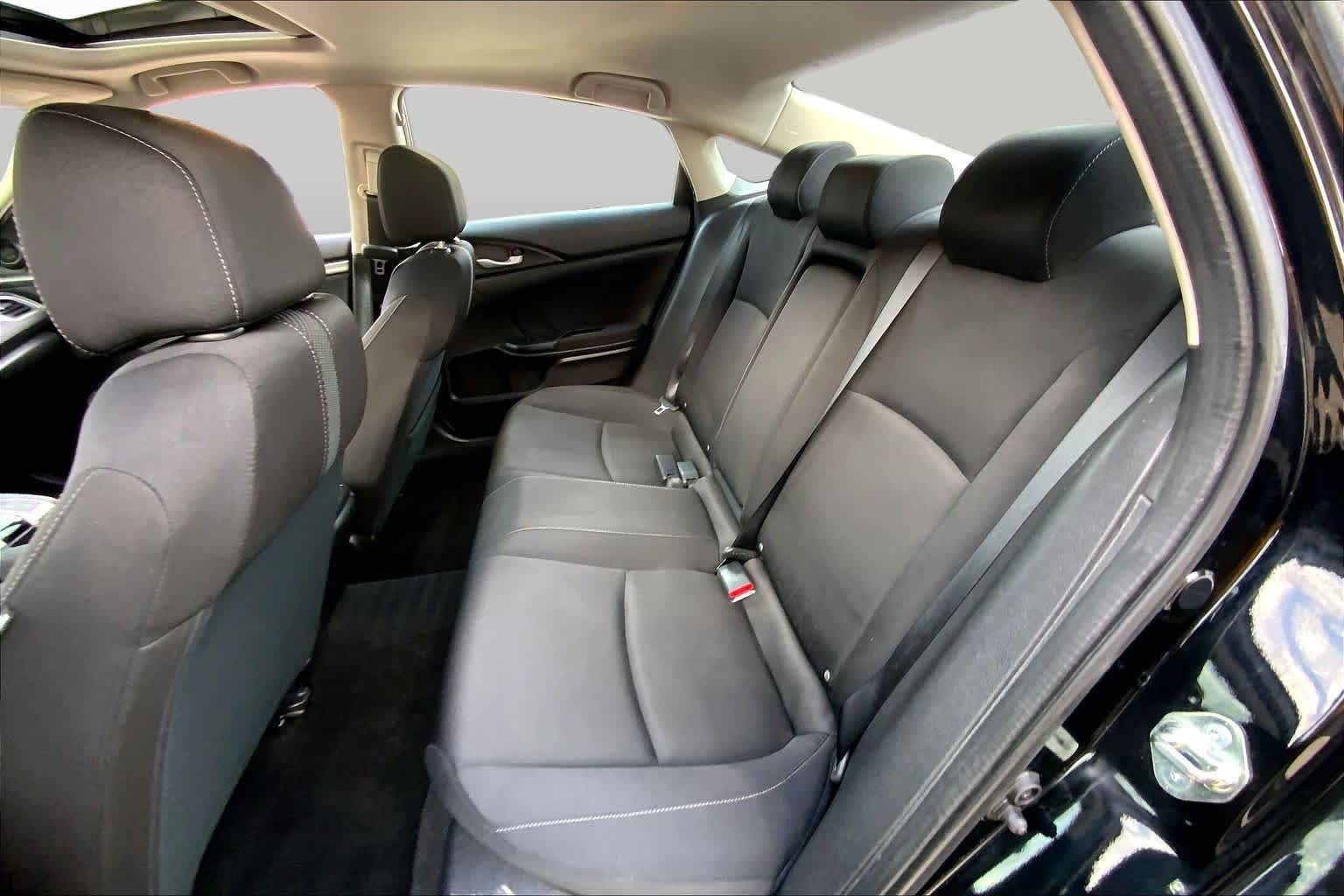 Used 2016  Honda EX-T image 19