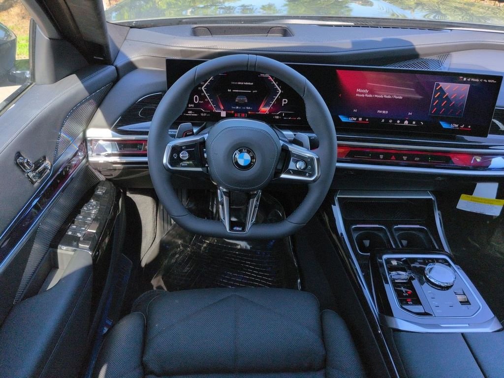 New 2026 Dravit Grey Metallic BMW 740i xDrive image 15
