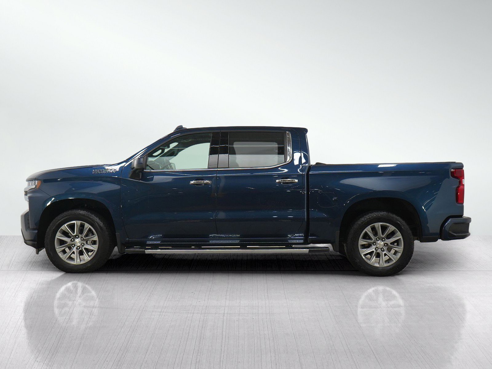 Used 2022 Northsky Blue Metallic Chevrolet High Country image 2