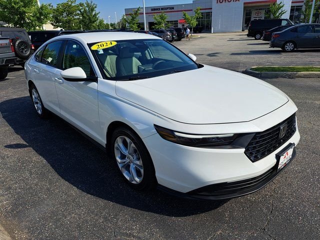 Used 2024  Honda LX image 5