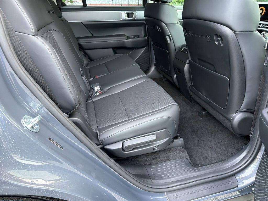 New 2027 Gray Hyundai SEL FWD image 15