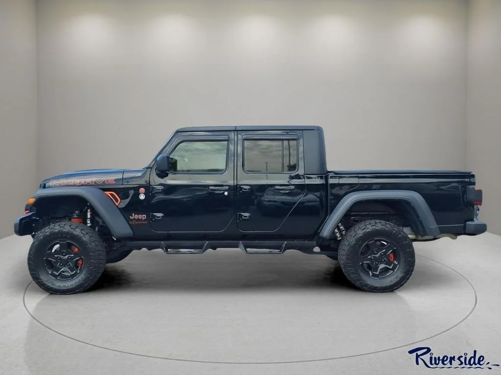 Used 2022 Black Jeep Mojave image 6