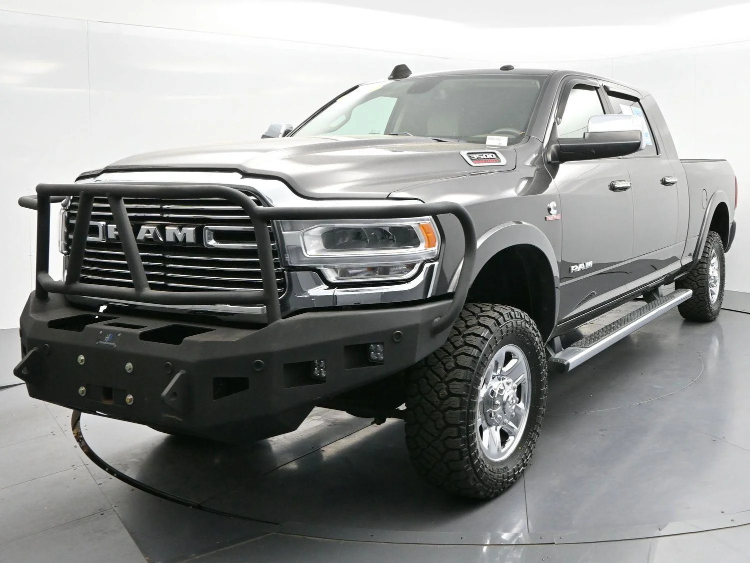 Used 2022 Granite Crystal Metallic Clearcoat Ram Laramie image 3
