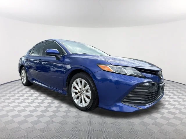 Used 2018 Blue Toyota LE image 3