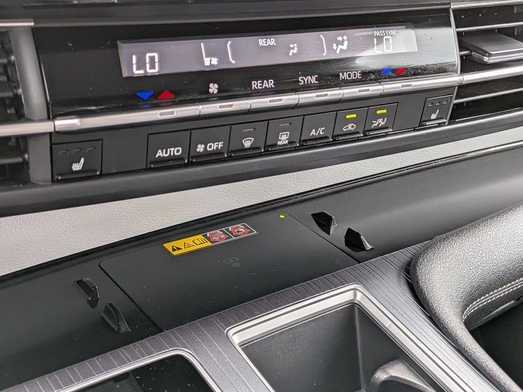 Used 2026  Toyota XLE image 25