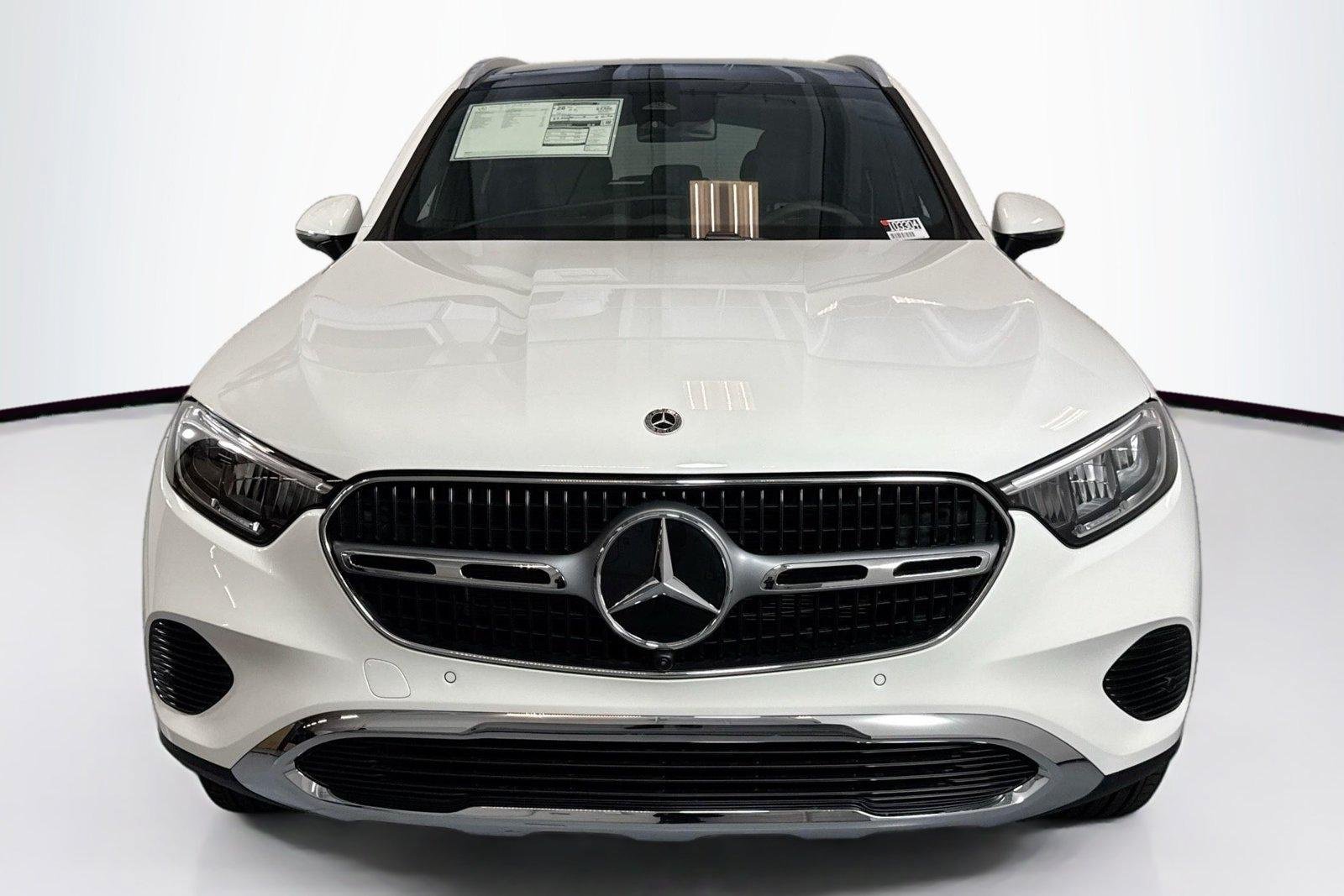 New 2026 Polar White Mercedes-Benz GLC 300 image 2