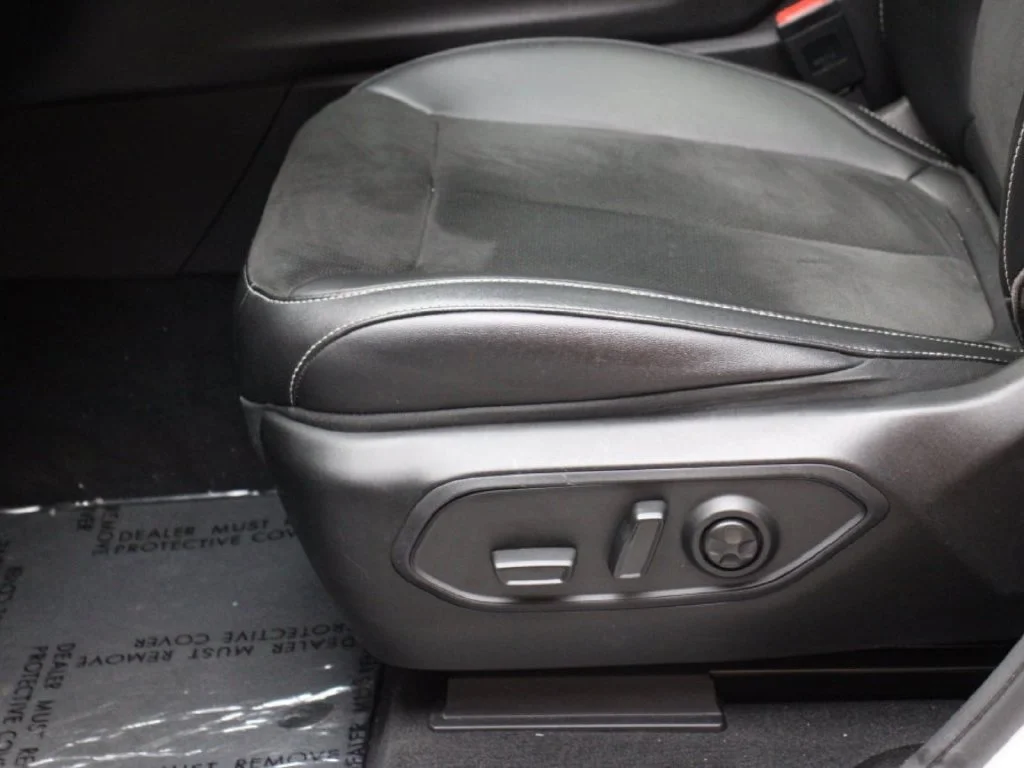 Used 2023 Bright White Clearcoat Jeep Altitude image 21